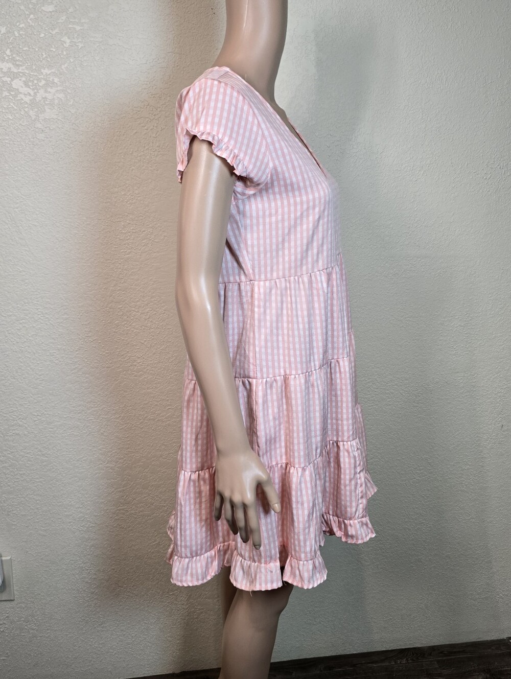 Style House Pink Gingham Tiered Ruffle V-Neck Dress Size Medium - Picture 3 of 10
